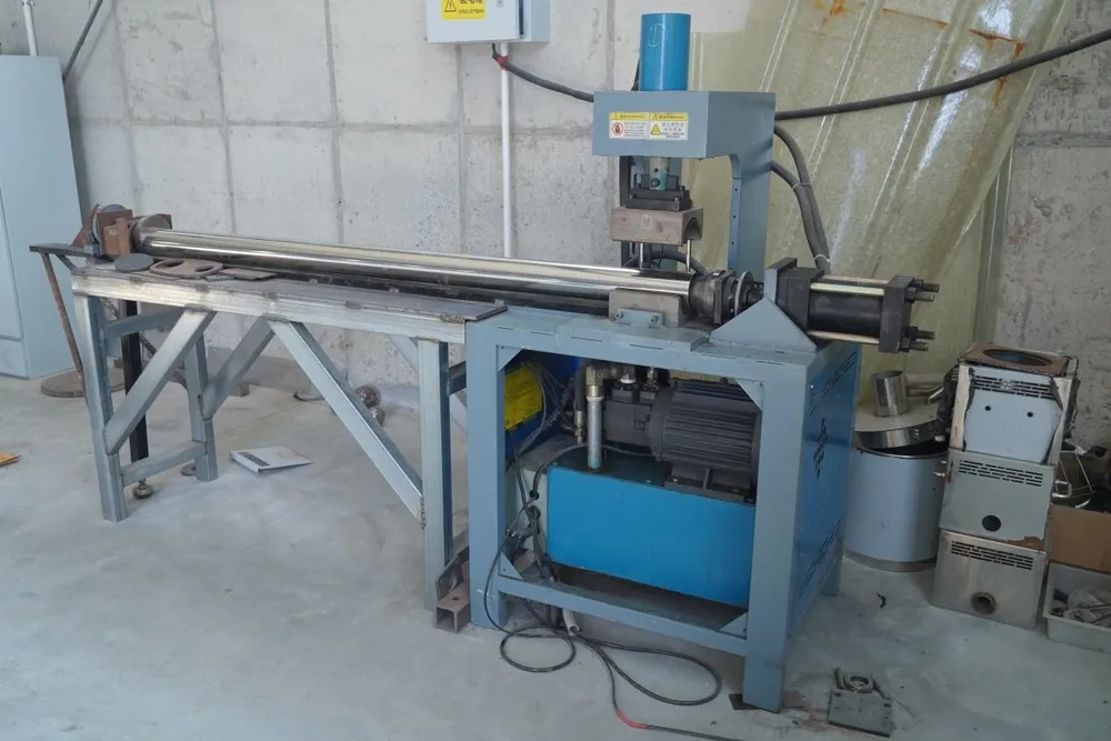 Ensures precise bending angles.